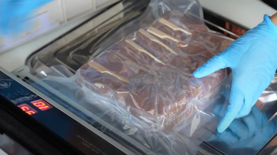 การเก็บรักษาหมูให้สดใหม่ของหมูปิ้งเฮียชิง