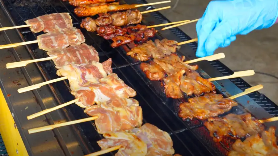 เทคนิคการปิ้งหมูปิ้งเฮียชิงบนเตาถ่าน